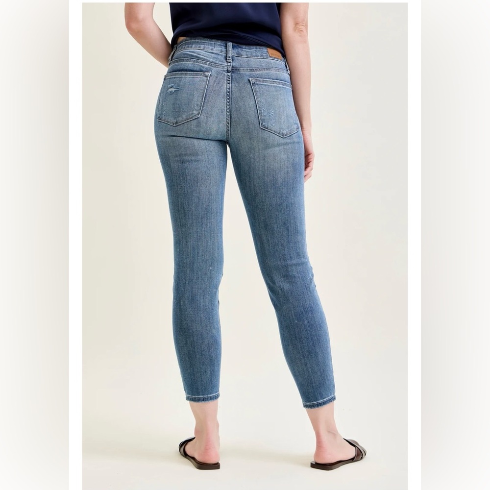 Judy Blue Womens Boyfriend Fit Jeans 7/28 Distressed High Rise Denim Casual Chic